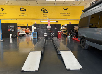 Продажа действующего автосервиса в Алтее, Испания