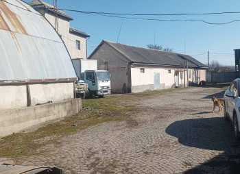 Продаж виробничо-складського комплексу 1 552,6 м2, 0,41 га у Закарпатській області