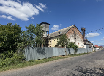 Продаж виробничо-складського комплексу 1 552,6 м2, 0,41 га у Закарпатській області