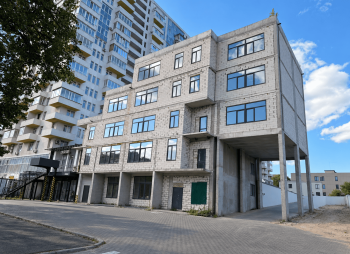 Продажа отдельно стоящего фасадного здания 1 775 м² возле метро «Нивки», Киев