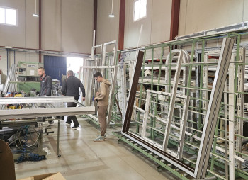 Продажа производства металлопластиковых и алюминиевых окон в Испании