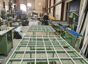 Продажа производства металлопластиковых и алюминиевых окон в Испании