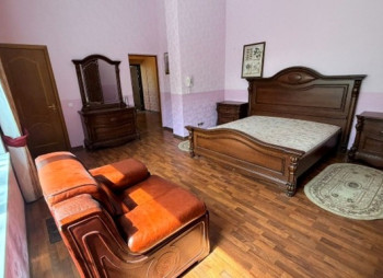 Продажа загородного доходного дома 1 230 м² в Козине, Конча-Заспа