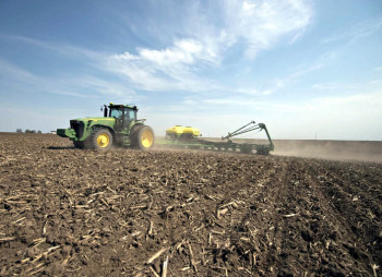 Deere & Co поглощает Precision Planting - компанию связанную с ведением точного земледелия