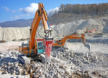 Гранитный карьер щебня в Винницкой области