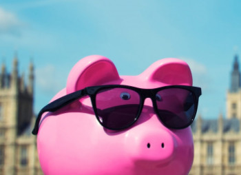 Украинские фрилансеры смогут инвестировать и открывать счета за рубежом без получения лицензии