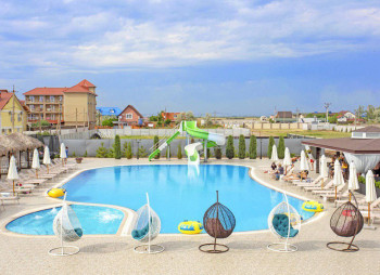 Roksolana hotel in Zaliznyi Port (Zhelezny Port)