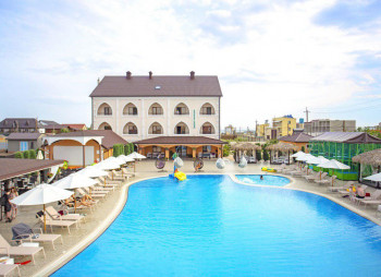 Roksolana hotel in Zaliznyi Port (Zhelezny Port)