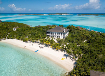 Остров из «Пиратов Карибского моря» и «Казино рояль» продают за $87 млн