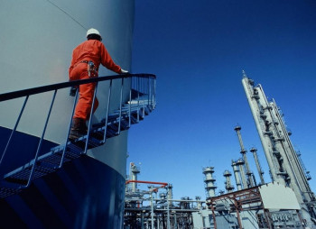 Shell хочет купить 50% нефтехим проекте компании Nayara Energy за $9 млрд