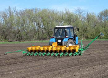 НИБУЛОН инвестировал $1,22 млн. в модернизацию парка сельхоз техники