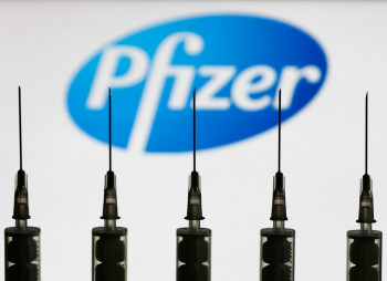 Pfizer против Moderna: в погоне за вакциной от COVID-19