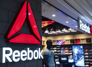 gehört reebok zu adidas