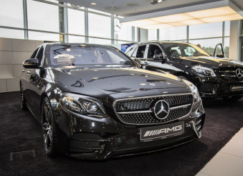 Mercedes-Benz продает автосалоны и сервисные центры по €30-40 млн