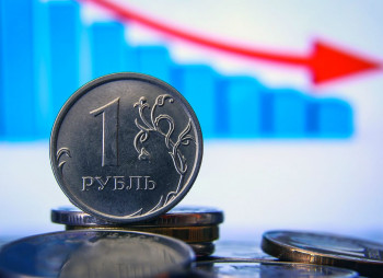 Кредитный рейтинг России снижен с "В" до "С": страна находится в преддефолтном состоянии