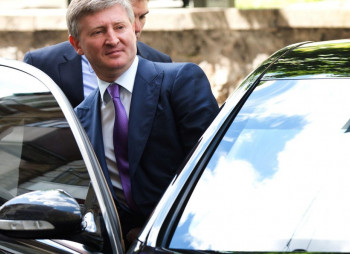 SCM Рината Ахметова выходит из медиа активов в пользу государства