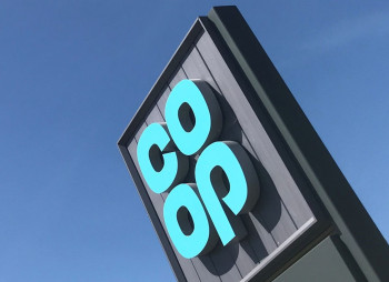 Британський Co-Operative Group продає бізнес із заправки бензину конкуренту Asda