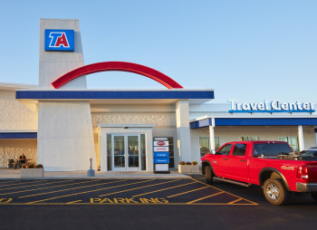 BP купит TravelCenters за $1,3 млрд в рамках розничной торговли топливом в США