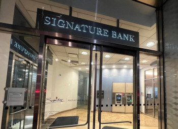 Підрозділ New York Community Bancorp купує активи Signature Bank