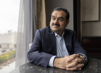 Компанія найбагатшої людини Індії втратила $50 млрд вартості через звинувачення в шахрайстві