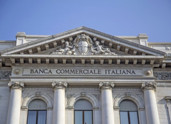 Акции итальянских банков резко упали на $10 млрд после введения правительством налога на непредвиденные доходы