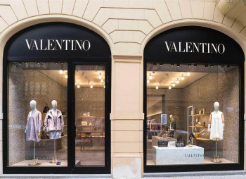 Владелец Gucci покупает 30% акций итальянского модного бренда Valentino за €1,7 млрд