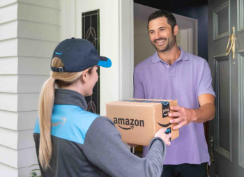 Amazon вкладывает $2,1 млрд в контрактную доставку