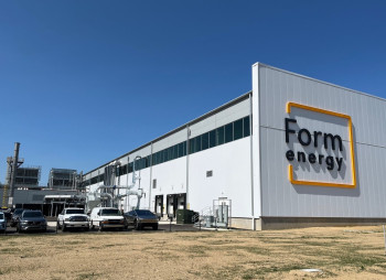 Form Energy привлекла $405 млн для своих многодневных железо-воздушных батарей