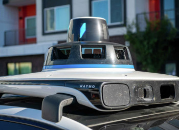 Разработчик систем автономного вождения Waymo закрывает раунд на $5,6 млрд от Alphabet и других