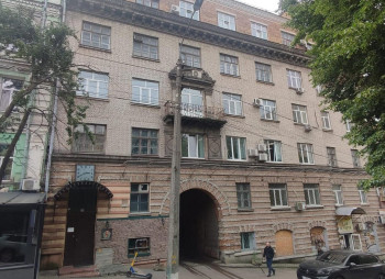 Скандальный закупщик продуктов для армии покупает здание в центре Киева за 91 млн грн