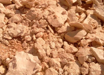 Akhmetov’s Company Acquires Clay Mining License in Zakarpattia for UAH 10 Million