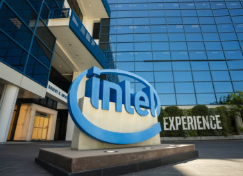 Рост Intel на $24 млрд поднимает оценку компании до уровня доткомов