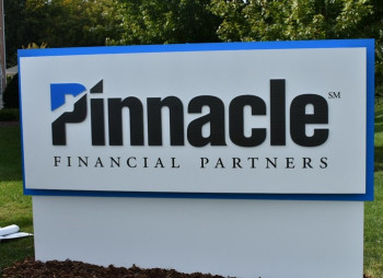 Американская Pinnacle купит Synovus за $8,6 млрд в рамках крупнейшей банковской сделки года