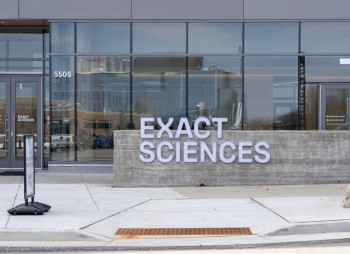 Американська Abbott купує виробника тестів на рак Exact Sciences за $23 млрд