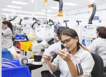 Smiths Group продает подразделение электроники американской Koch за $1,75 млрд