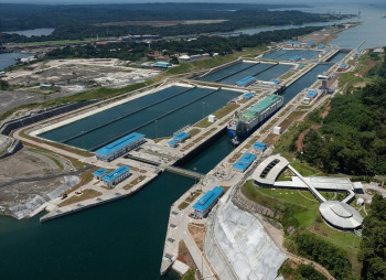 BlackRock купит долю гонконгской компании в порту Панамского канала на фоне давления со стороны Белого дома