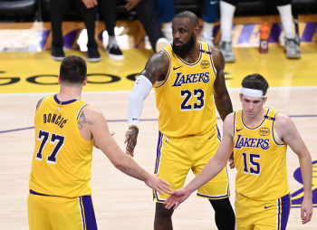 Семья Басс продает баскетбольный клуб Лос-Анджелес Лейкерс за $10 млрд