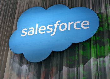 Salesforce запускает проект по внедрению ИИ в Саудовской Аравии на $500 млн
