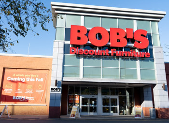 Американская сеть мебельных магазинов Bob’s Discount Furniture вышла на биржу с оценкой $2,2 млрд