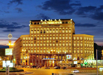 Maksym Krippa Acquires Stake in Kyiv’s Dnipro Hotel and Plans to Combine It with the Graal Project