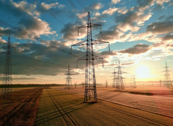 BlackRock и EQT покупают энергетическую компанию AES за $33,4 млрд на фоне бума AI-дата-центров