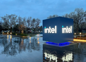 Американська Intel привлечет $15 млрд за счет продажи акций на фоне бума ИИ