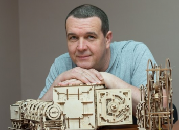 Founder of 3D wooden construction set Ugears exits from project for UAH 9.4mln
