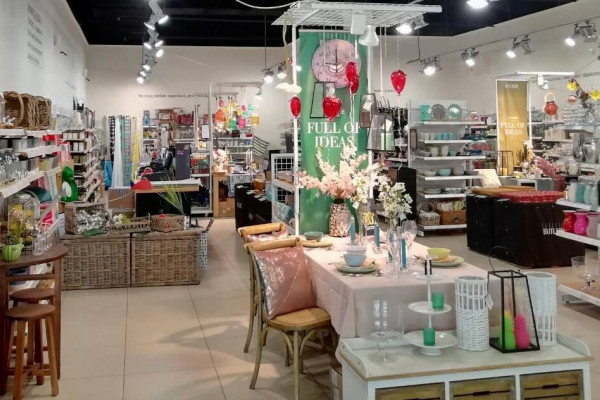 Продажа сети магазинов товаров и декора для дома Butlers