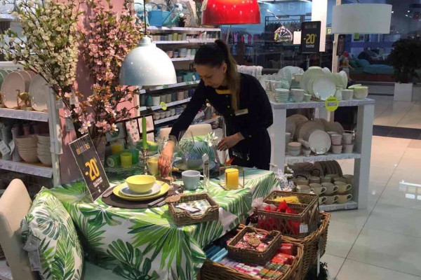 Продажа сети магазинов товаров и декора для дома Butlers