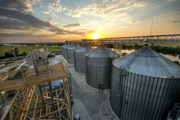 Зерновые элеваторы и склады по хранению зерна в Украине