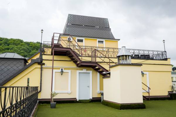 Торгово-офисный центр в Киеве на Подоле