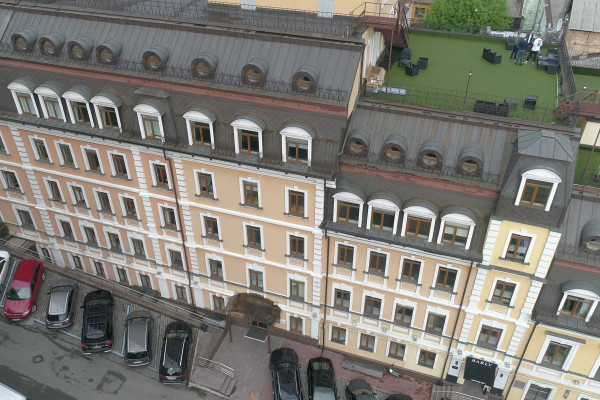 Торгово-офисный центр в Киеве на Подоле