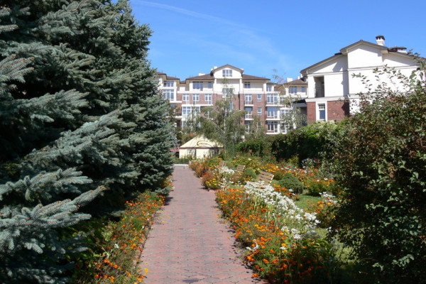 Продажа гостиницы под различные проекты развития в Конча-Заспе