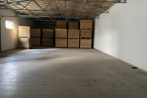 Продаж промислово-складського комплексу 4 365 м2 в 20 км від Києва